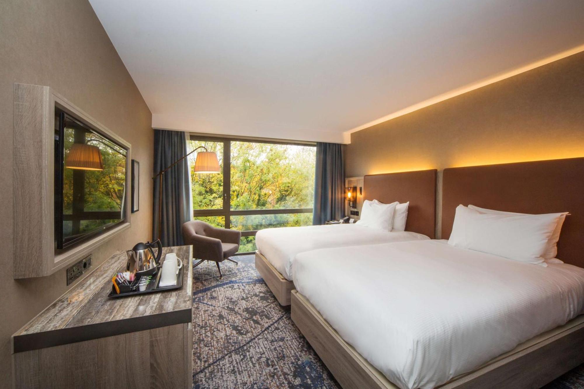 מלון קינגסטון אפון תמז Doubletree By Hilton London Kingston Upon Thames מראה חיצוני תמונה