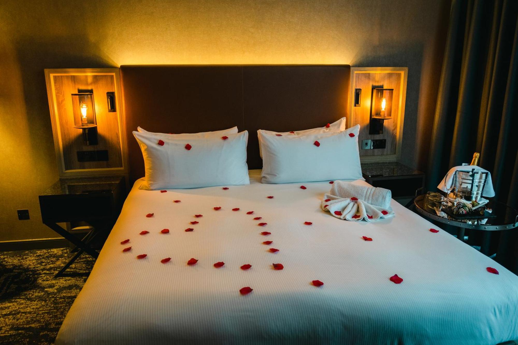 מלון קינגסטון אפון תמז Doubletree By Hilton London Kingston Upon Thames מראה חיצוני תמונה